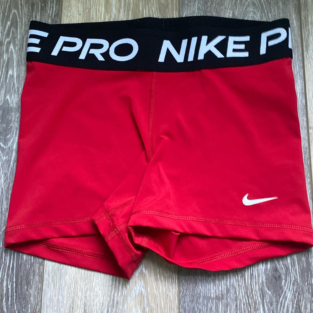 Red Nike pros